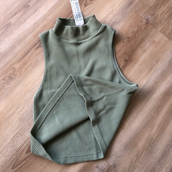 Zara army green crop turtleneck - Picture 2 of 2